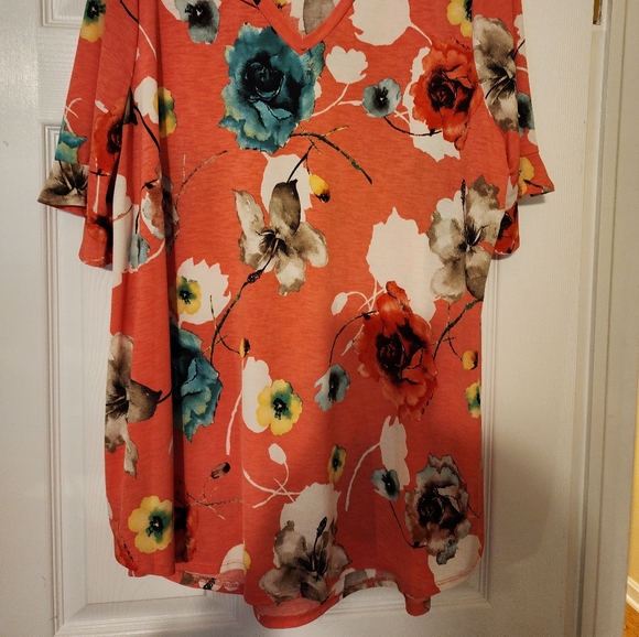 HoneyMe Coral V-Neck Blouse. - Picture 2 of 3